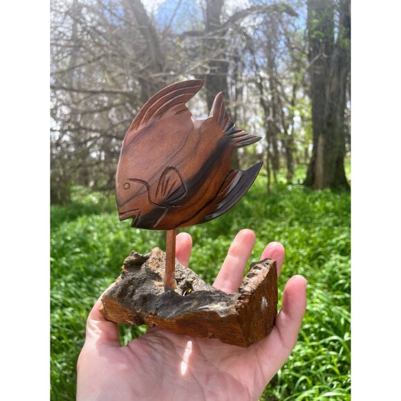 Vintage MCM Carved Wood Tropical Fish Sculpture on Drift Wood - Picture 10 of 13
